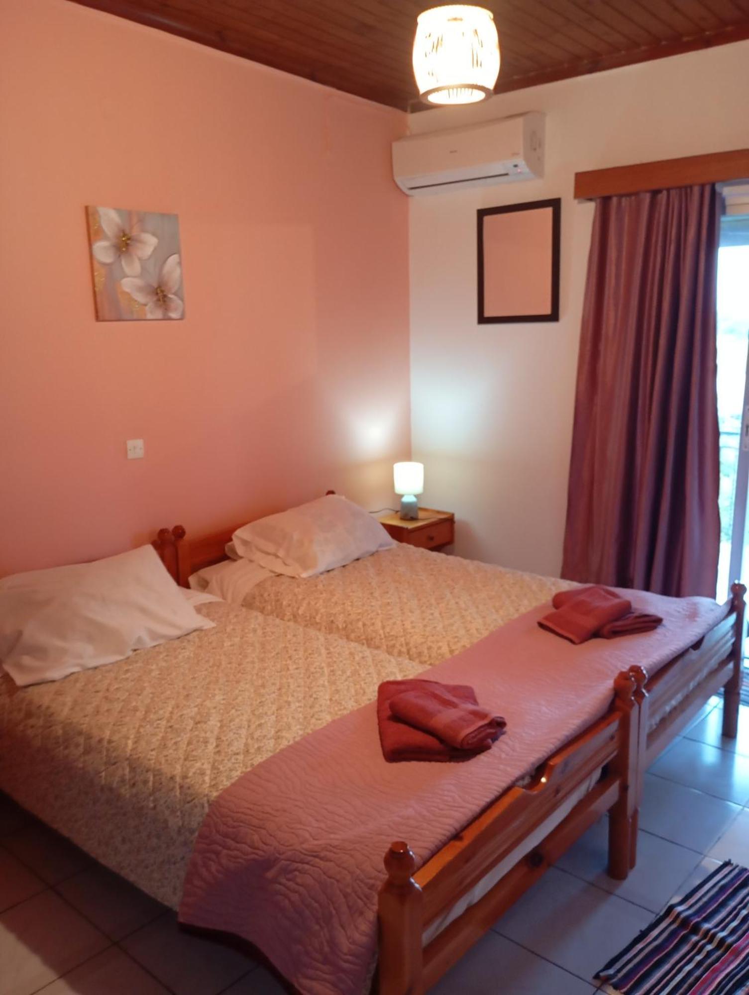 Mylonas Rooms Pandokrátor Esterno foto